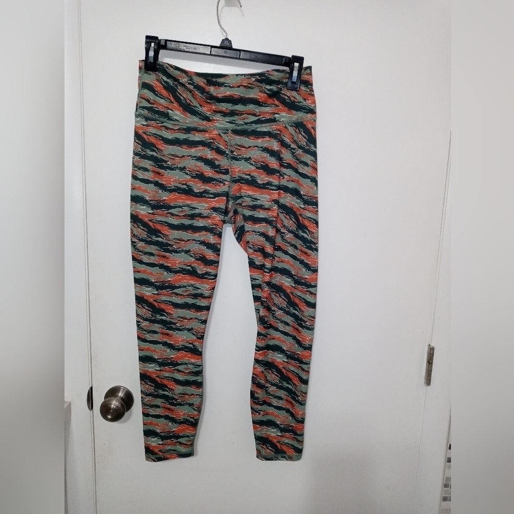 Power hold by Fabletics Camouflage High Rise Athletic Leggings Orange green